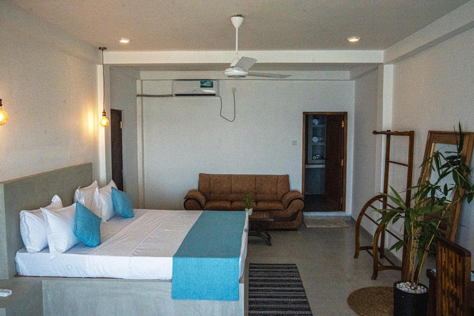Hotel Cocos à Midigama-Est Extérieur photo