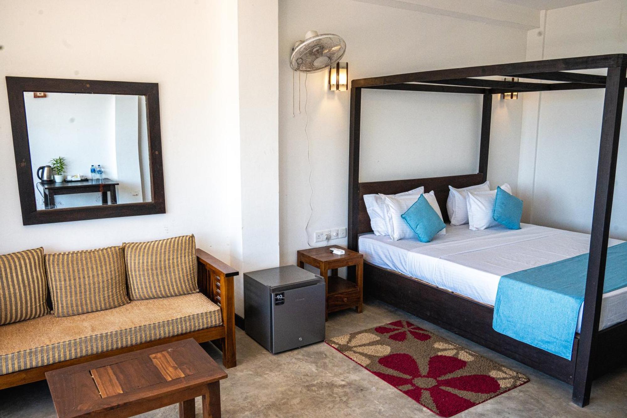 Hotel Cocos à Midigama-Est Extérieur photo
