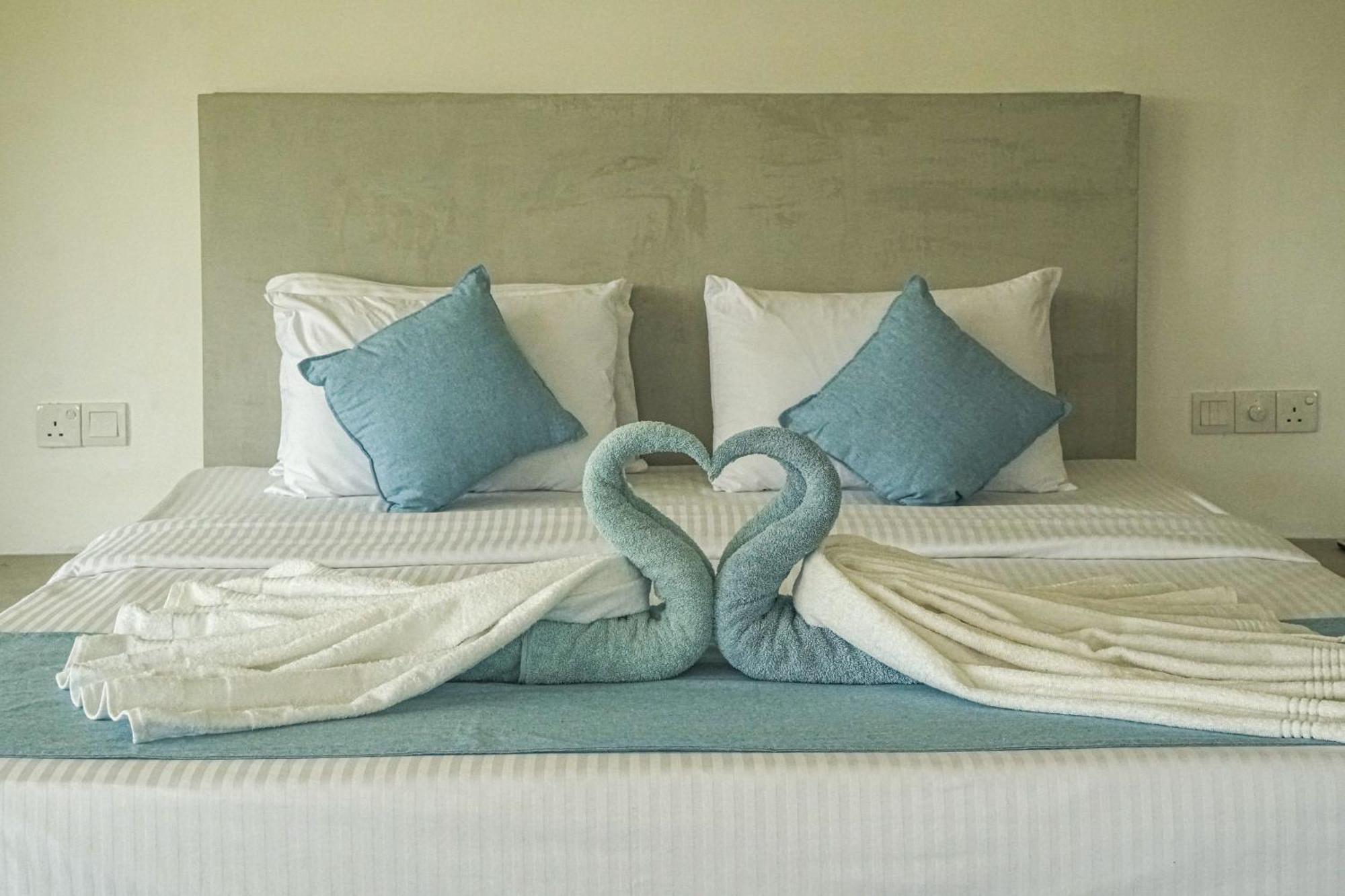 Hotel Cocos à Midigama-Est Extérieur photo