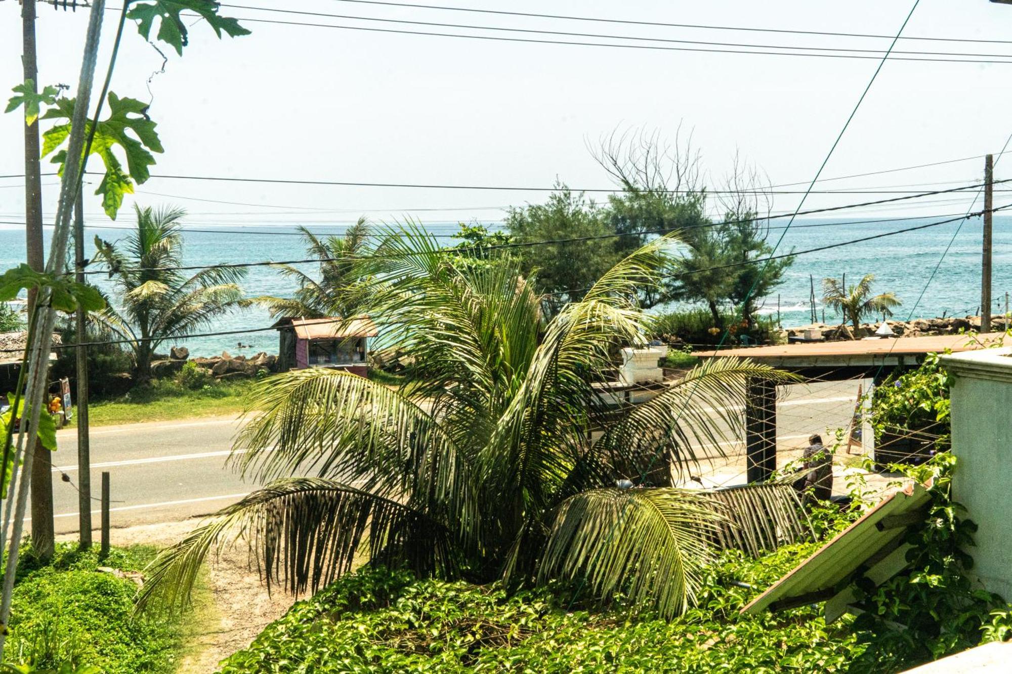 Hotel Cocos à Midigama-Est Extérieur photo